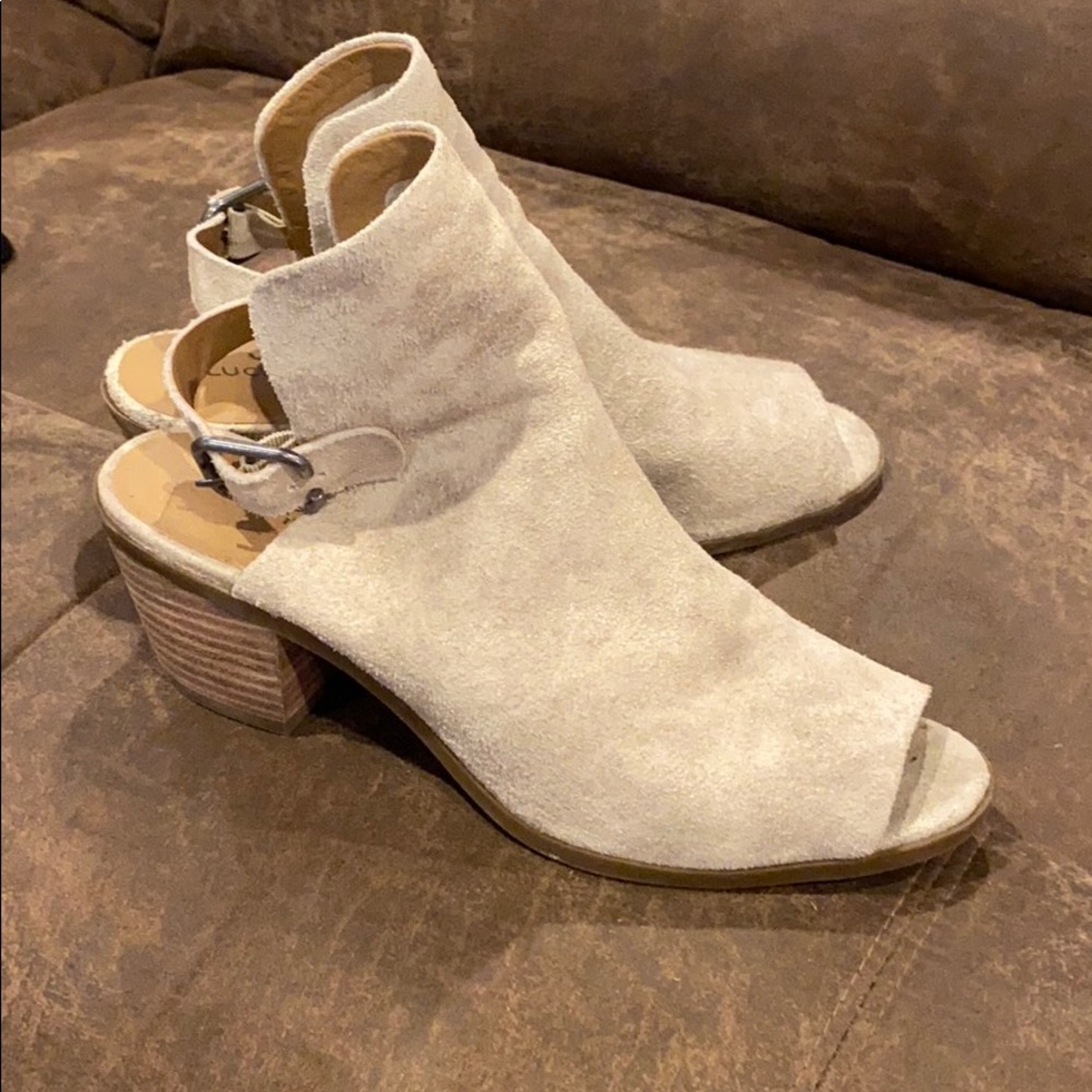 Lucky Brand peep toe heels